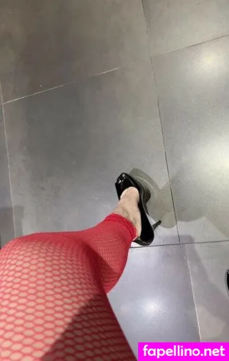 Loira Feet 2 OnlyFans Thumbnail #gP8eDiNRAV