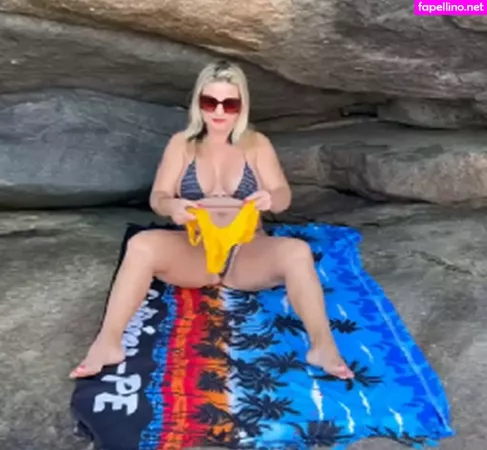 Loira Praiana 1 OnlyFans Thumbnail #cxYa9ADbQ8