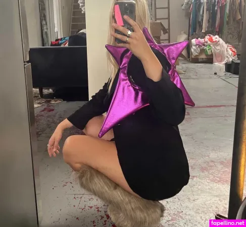 Lois Saunders OnlyFans Thumbnail #0bNP9bkyp8