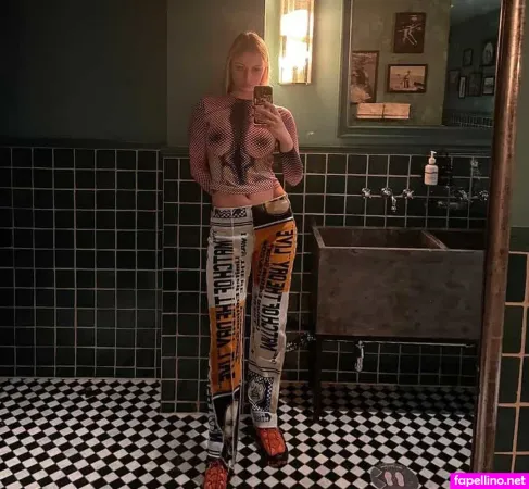 Lois Saunders OnlyFans Thumbnail #QIDLVG4H4r