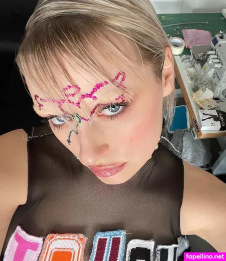 Lois Saunders OnlyFans Thumbnail #UmO4x8n8Sn