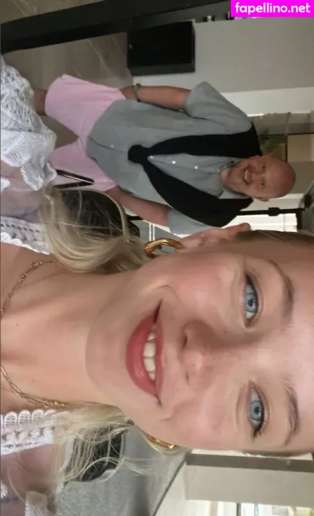 Lola Clark OnlyFans Thumbnail #1pR8uz2V5c