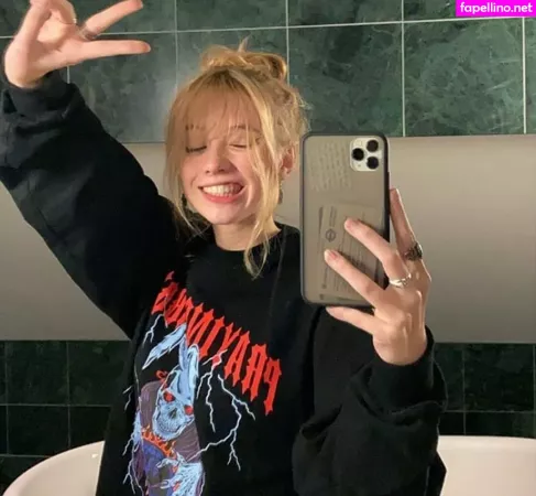 Lola Clark OnlyFans Thumbnail #2LzjiRXNhE