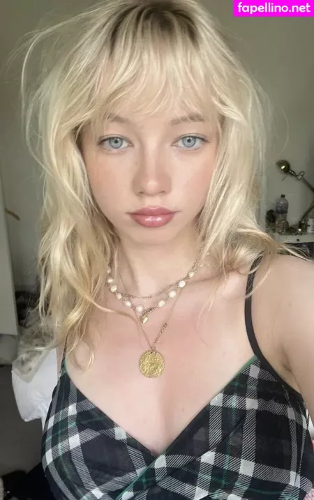 Lola Clark OnlyFans Thumbnail #UA3BckoZCR