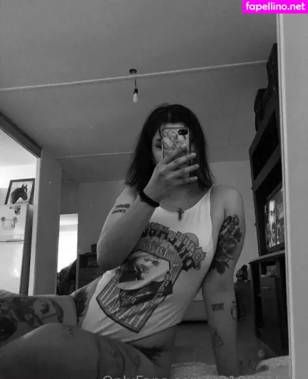 Lola Deinnn OnlyFans Thumbnail #WavZwwx4Tj