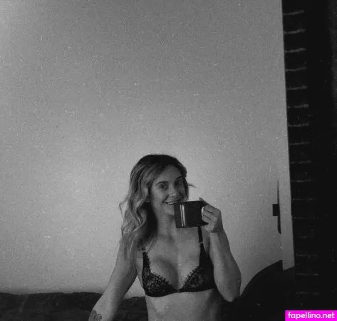 Lola Evens OnlyFans Thumbnail #Nuv7rIyGb3