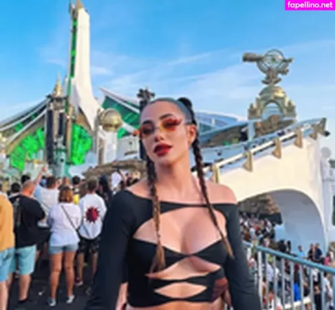 Lola Lolita OnlyFans Thumbnail #6MUGqb3ouY
