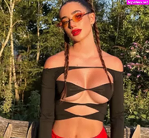 Lola Lolita OnlyFans Thumbnail #R0Lu48bXjg