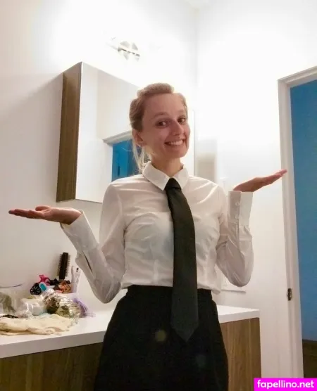 Lola Lov OnlyFans Thumbnail #IavpMNL9W6