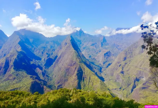 Lola Lov OnlyFans Thumbnail #QDWmTsTR1o