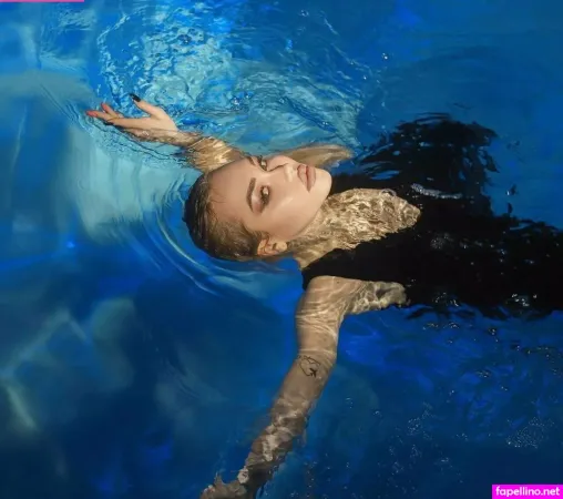 Lola Luxury OnlyFans Thumbnail #wMSBTHUbM7