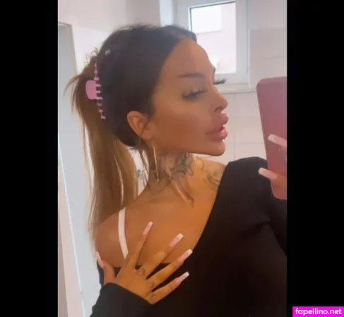 Lola Official OnlyFans Thumbnail #XkdorOZTCt