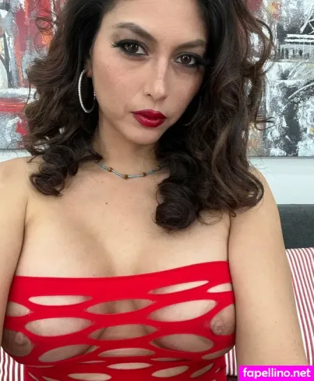 Lola Pearl OnlyFans Thumbnail #JyaJemgxrN