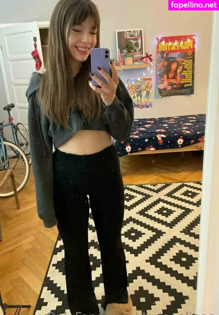 Lola Royce OnlyFans Thumbnail #i2wqpuAe95