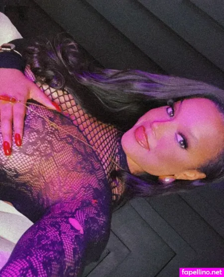 Lola Teases 3 OnlyFans Thumbnail #JDNZielATm