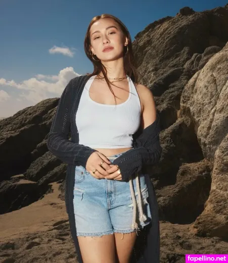 Lola Tung OnlyFans Thumbnail #I2l8xFc22y