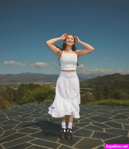 Lola Tung OnlyFans Thumbnail #I9gUVOkcm3