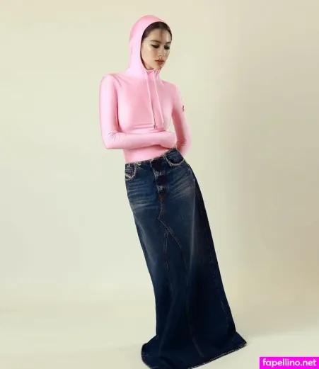 Lola Tung OnlyFans Thumbnail #RLIuunOMDv