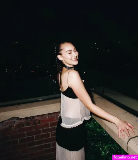 Lola Tung OnlyFans Thumbnail #Z0YaHTaBlM