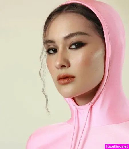 Lola Tung OnlyFans Thumbnail #amiR0ABLho