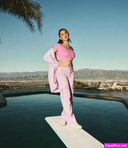 Lola Tung OnlyFans Thumbnail #ewXXaWHydI