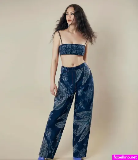 Lola Tung OnlyFans Thumbnail #heoVmFe9SM