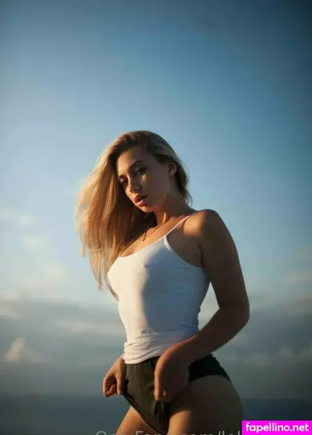 Lolaa Fansvip OnlyFans Thumbnail #UMQxnsZrXS