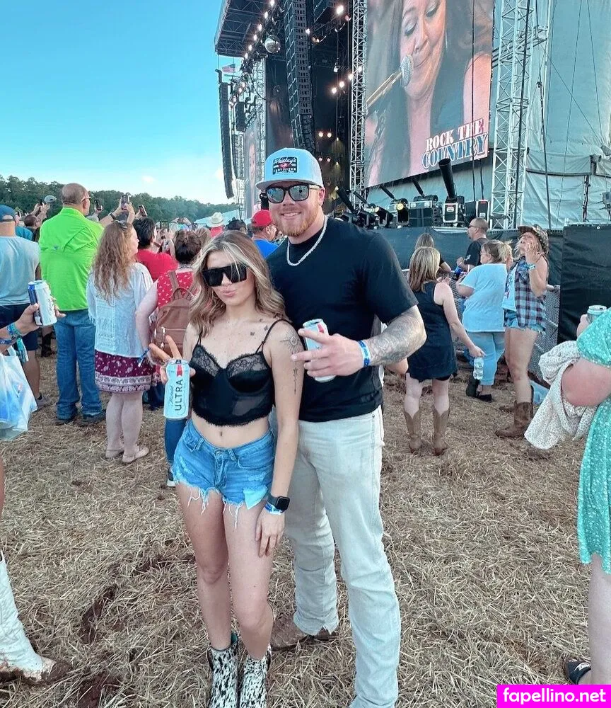 lolafaith23, lolafaith33 Nude Leaked OnlyFans Photo #4LHqpLqo3F