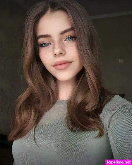 Lolaass OnlyFans Thumbnail #REHtUxCGlg