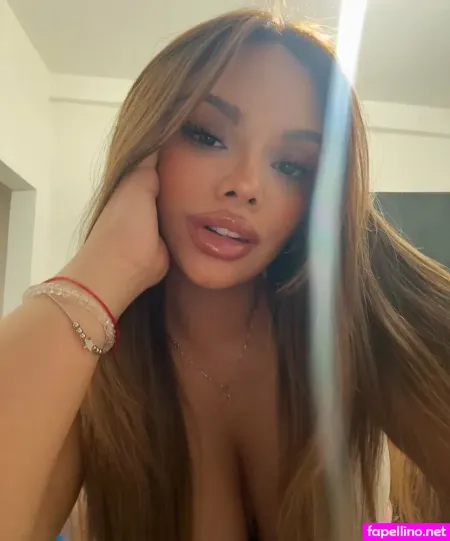 Lolaavalentino OnlyFans Thumbnail #HLTaR6XR4w