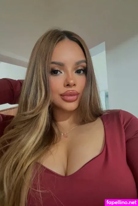 Lolaavalentino OnlyFans Thumbnail #oDi9RrTyJ5