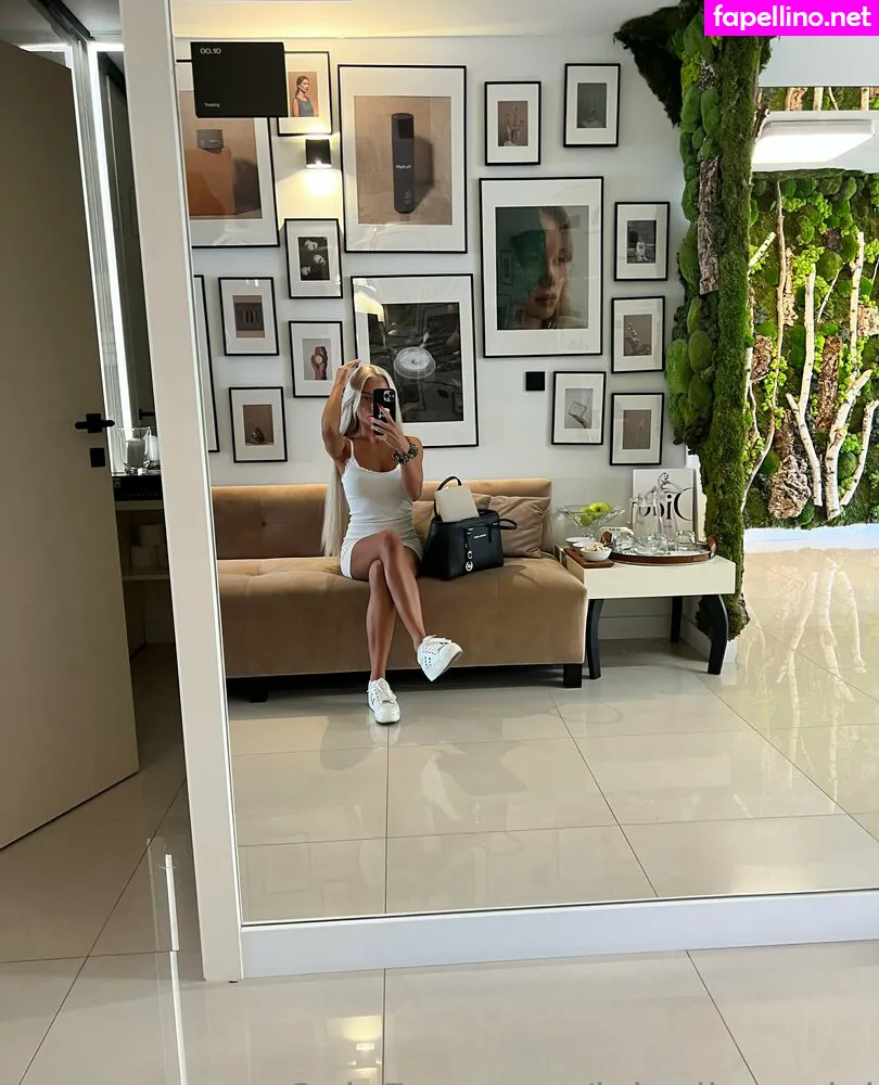 lolaelle_xo, lolaellemodel Nude Leaked OnlyFans Photo #J1Z5aPc7UF