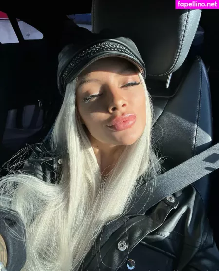 Lolaellemodel OnlyFans Thumbnail #bymlVPo4c4