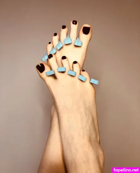 Lolafootx OnlyFans Thumbnail #4XmxHdPdUN