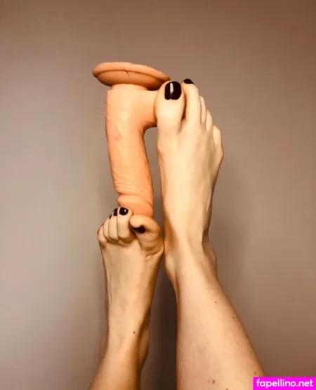 Lolafootx OnlyFans Thumbnail #VvyrAOXZI5