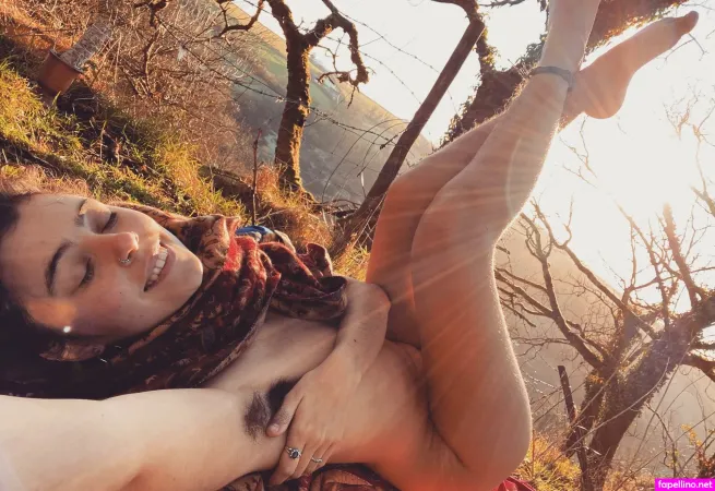 Lolahippy OnlyFans Thumbnail #xJ7aBbSSUA