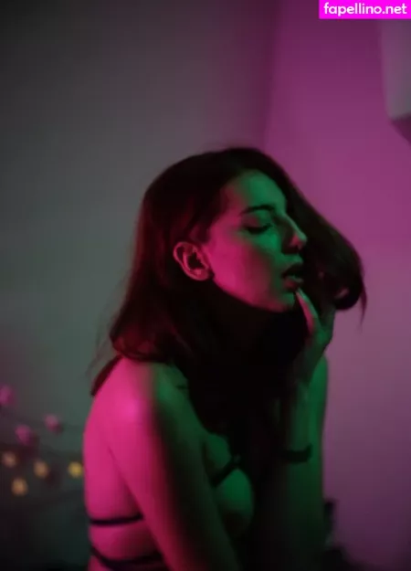 Lolahoop OnlyFans Thumbnail #nQNfutWUEs