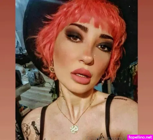 Lolathebee OnlyFans Thumbnail #7FXbvAzQdZ