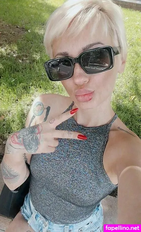 Lolathebee OnlyFans Thumbnail #taVH1NrCs7