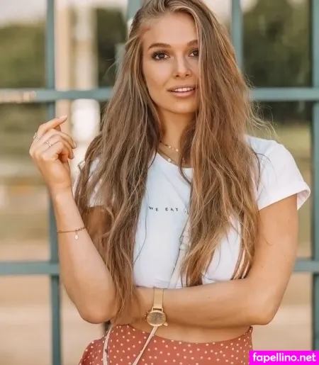 Lolaweippert Main Profile Photo