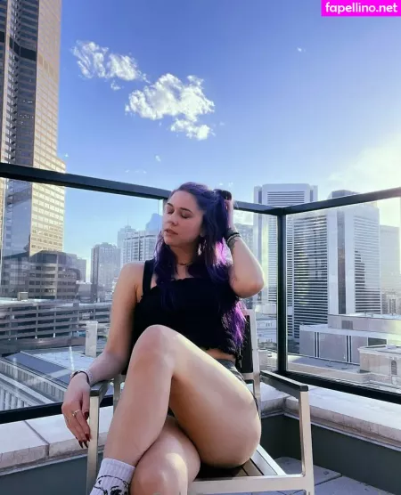 Lolaxsparks OnlyFans Thumbnail #UkxmHOpZmV