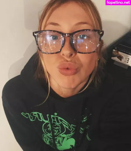 Lolcaughtureye OnlyFans Thumbnail #I2oXwd7cnH