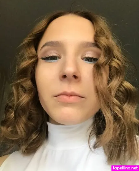 Lolli Dream OnlyFans Thumbnail #beOfRyPgI3