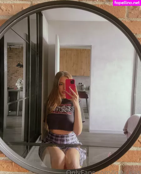 Lolly Kiss OnlyFans Thumbnail #2NBmnfk9T8