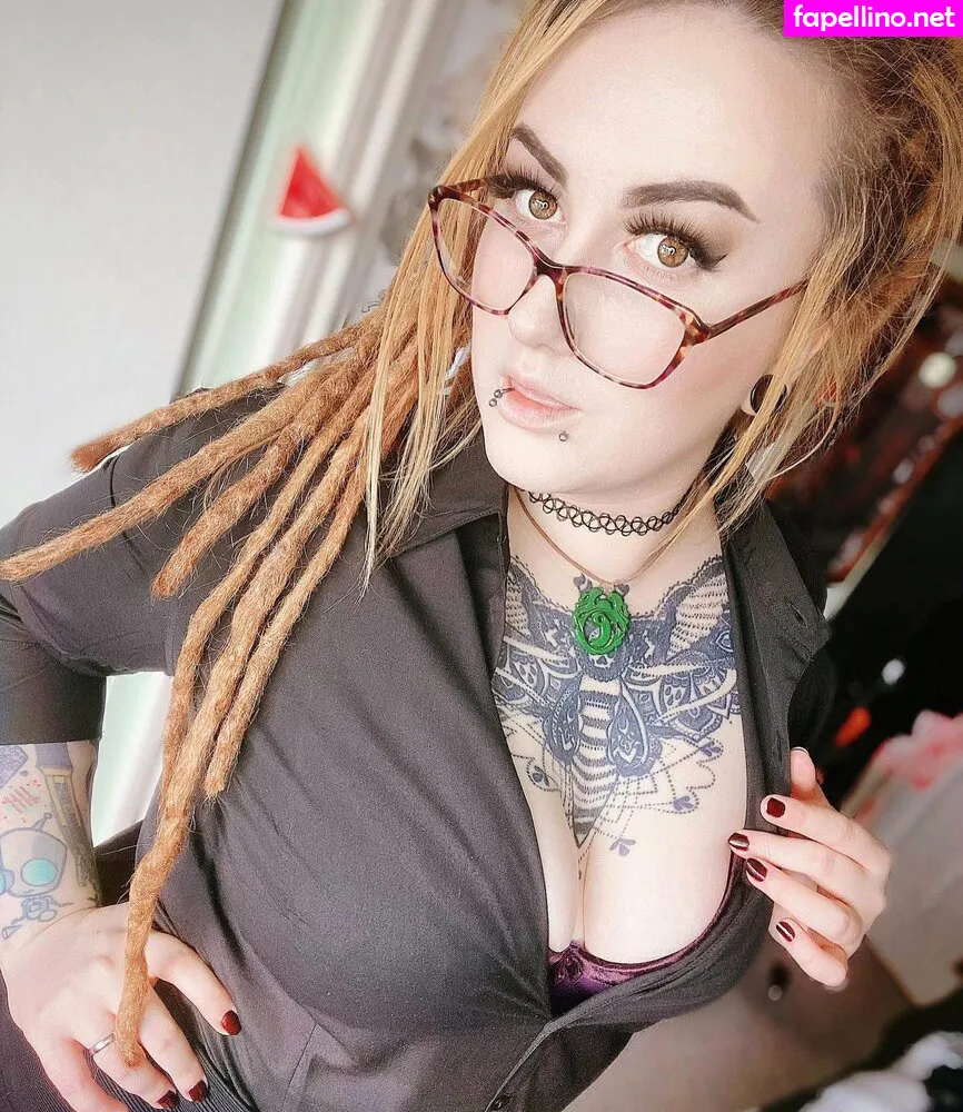 fweakyflowachild, lollydreadfulfree Nude Leaked OnlyFans Photo #bahJFhJFf1