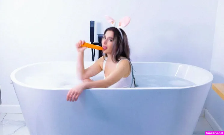 Lomeriel OnlyFans Thumbnail #gauVjq4GYg