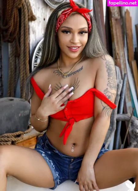 Londyn Chanel OnlyFans Thumbnail #e9nDSZeLKQ