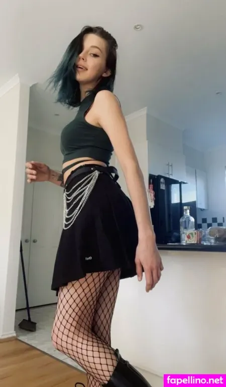 Lonelycutness17 OnlyFans Thumbnail #w9T8w73O8Z