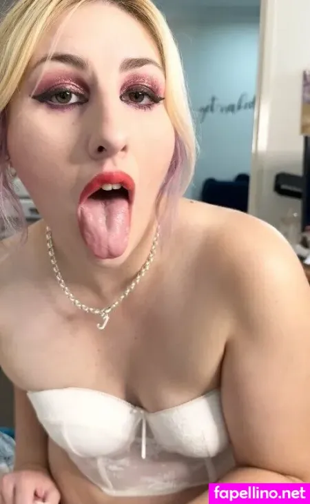 Lonelygamergal OnlyFans Thumbnail #L0QbIsxiXt