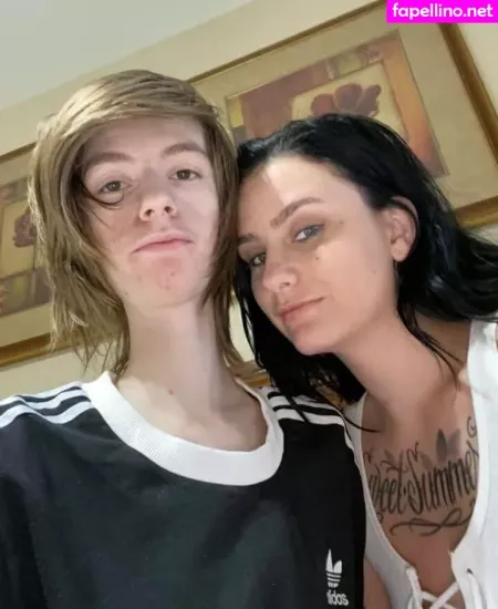 Long Neck OnlyFans Thumbnail #tkQ2xQOL1e